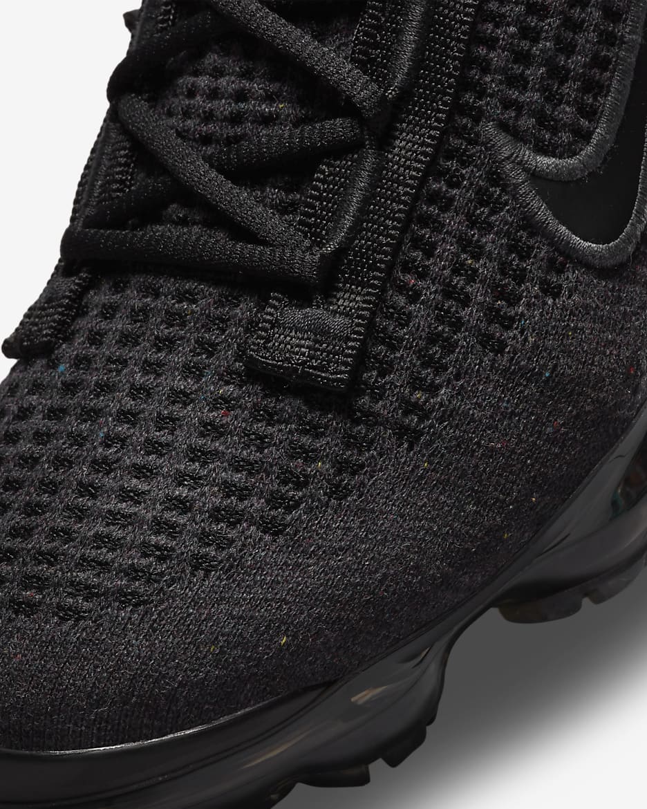 Nike vapormax black uk hotsell